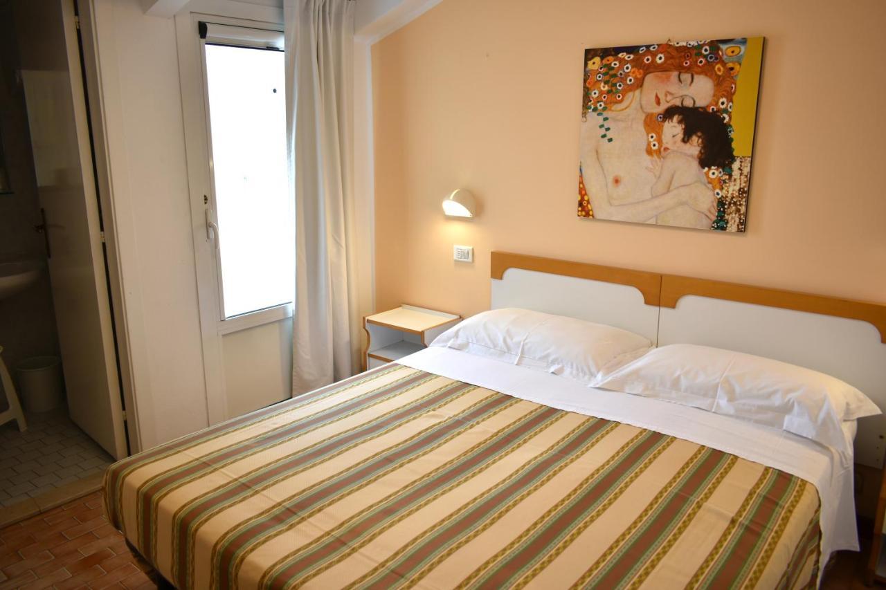 Hotel Alfa Tao Riccione Exterior foto